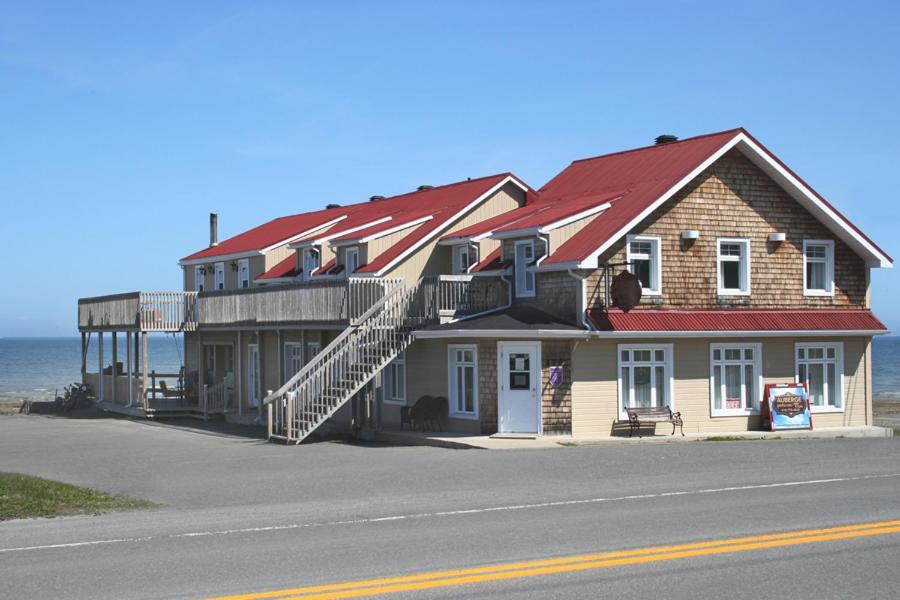 Le Gaspesiana Hotel Sainte-Flavie Luaran gambar